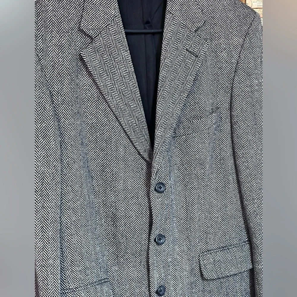 Vintage 90’s Irvine Park Wool Herringbone 3 button black and white Blazer Sz 40R